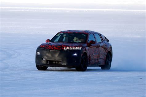 2026 Alfa Romeo Stelvio Prototype Shows Triangular LED Taillights ...