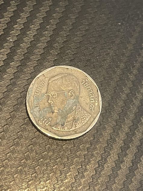 What is this? Was wrapped in our 10 dollar quarters for laundry : r ...