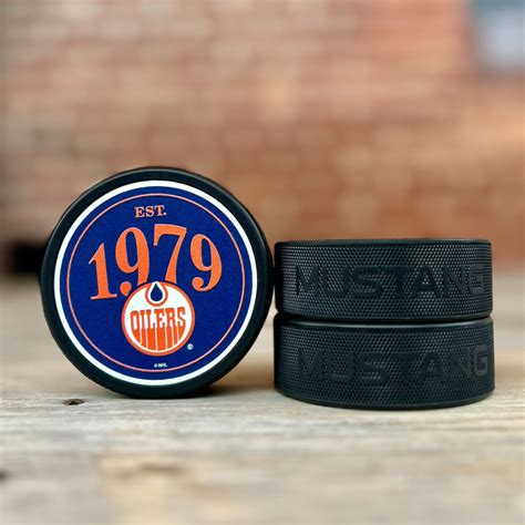 Edmonton Oilers 1979 Founding Year Puck – The Sport Gallery