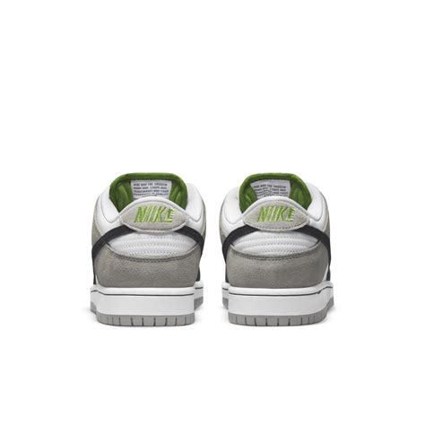 SB Dunk Low 'Chlorophyll' (BQ6817-011) Release Date. Nike SNKRS