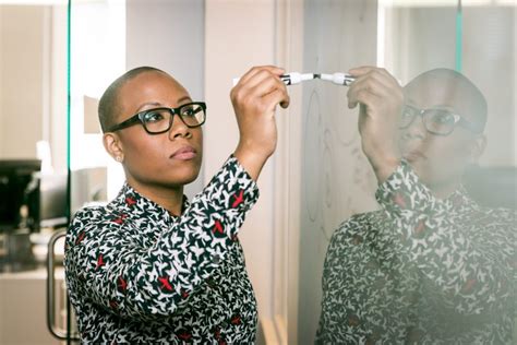 Office Portrait Example 的图像结果