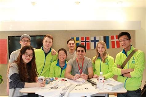 我院12名学生开启国外交换生学习生活
