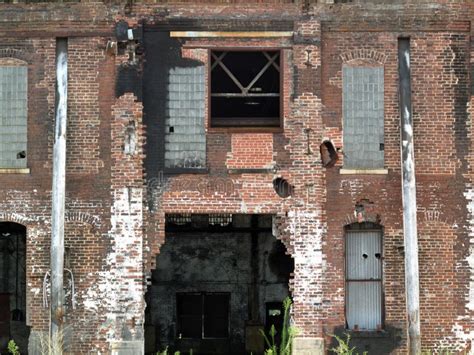 Old Building 的图像结果