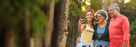 People Smiling High Resolution 的图像结果