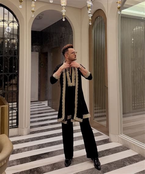 BLACK EMBROIDERED KURTA SET WITH DUPATTA – Kings Kurta