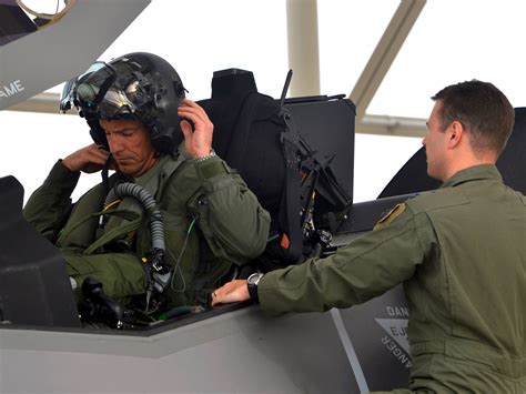 Here's how brand new pilots are learning to fly the F-35 - Business Insider