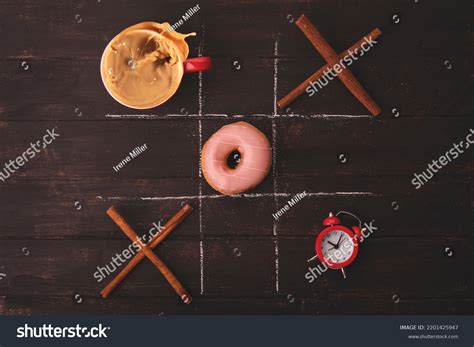 Tic Tac Toe Game Donuts Cinnamon Stock Photo 2201425947 | Shutterstock