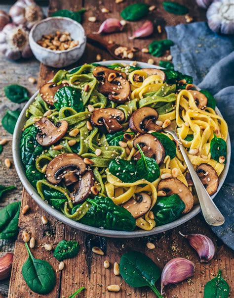 Vegan Mushroom pasta with Spinach – Starry Seawolf