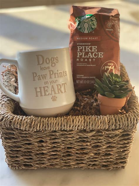 Dog lover gift/Dog themed gifts/Dog mom/Gift basket/Themed | Etsy