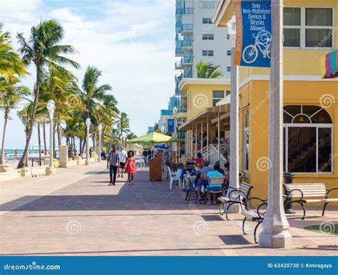 The Famous Hollywood Beach Boardwalk in Florida Editorial Image - Image ...
