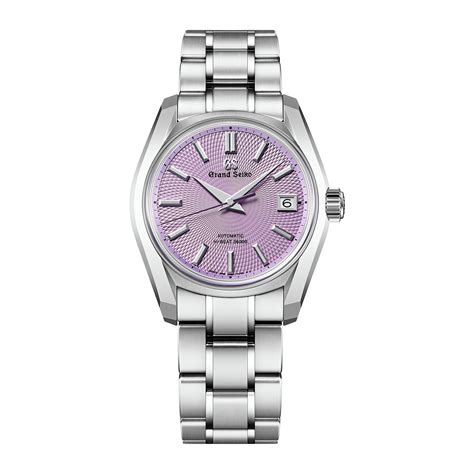 Watch Meelynah Weelyans Exclusive Videos