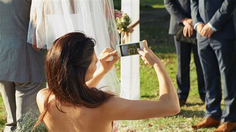 Is It OK to Vlog At Weddings? Influencer Lilah Gibney Sparks Debate. - The New York Times