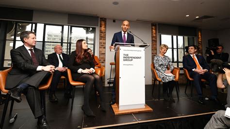 Seven MPs quit UK Labour Party 'over Brexit, anti-Semitism'