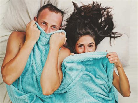 The best (and healthy) sleeping positions for couples | The Times of India