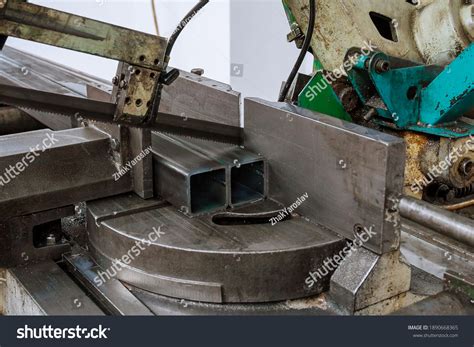 999 Metal bandsaw cutting Images, Stock Photos & Vectors | Shutterstock