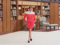 opulenza significato alta moda le sfilate di fendi chanel valentino e armani opulenza significato alta moda le sfilate di fendi chanel valentino e armani