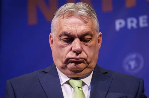 Donald Tramp tokom sastanka hitno pozvao Viktora Orbana - B92
