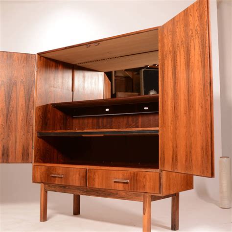 Modern Bar Cabinet