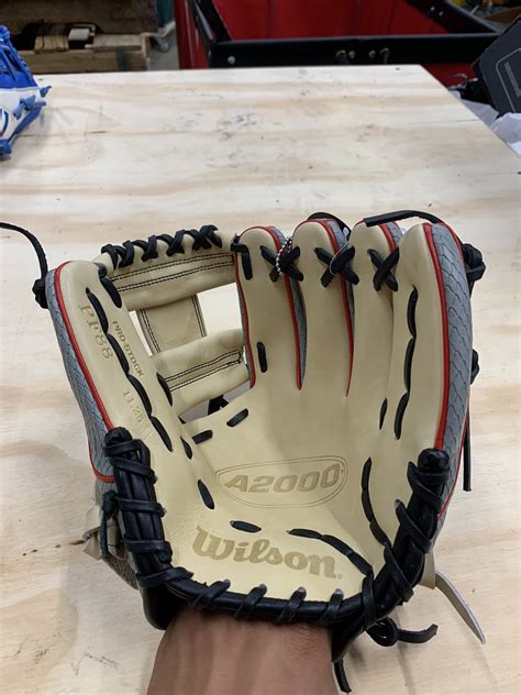New Wilson A2000 Right Hand Throw Infield Baseball Glove 11.25 ...