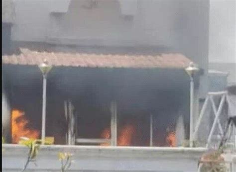 AC के शॉर्ट सर्किट् से धू धू करके आग में जल गई लाइब्रेरी- मची.... | The ...