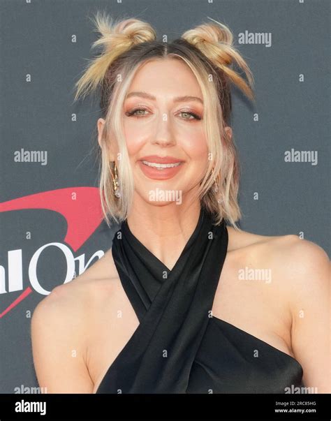 Heidi Gardner Nude Leaked