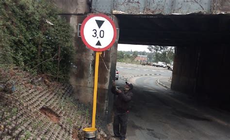 Local Roads Sign 的图像结果