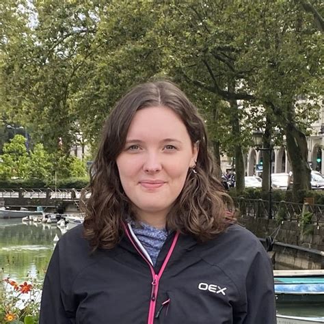 Róisín - French teacher - ₹2235/h