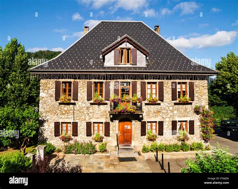 Traditional French House Stock Photos & Traditional French House Stock ...