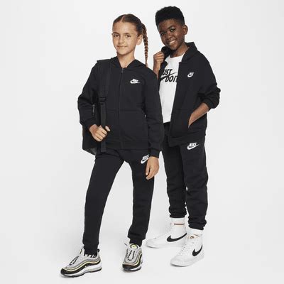 Nike Club Fleece Older Kids' French Terry Full-Zip Hoodie. Nike IN