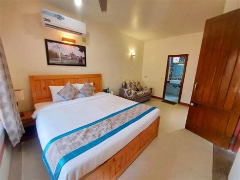 Airbnb in Taki: Guest houses & Apartments from ₹89 | HolidayHome