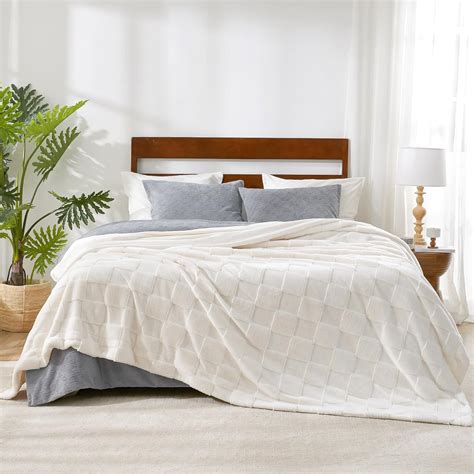 Amazon.com: Cozy Bliss Checkered White Large Faux Rabbit Fur California ...