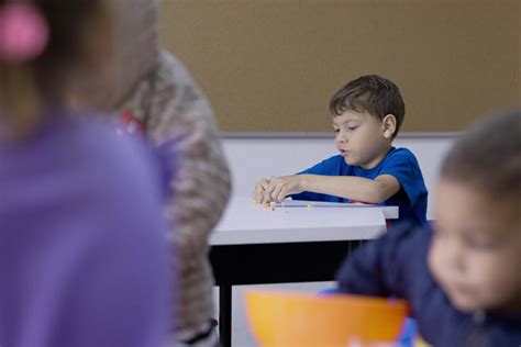 La OIM Ecuador implementa programa en favor de niñas y niños ...