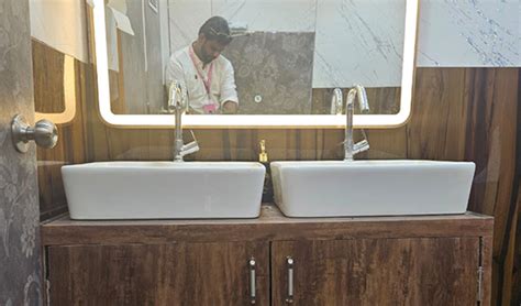 A/C VIP Toilets on Wheels | Saibaba International