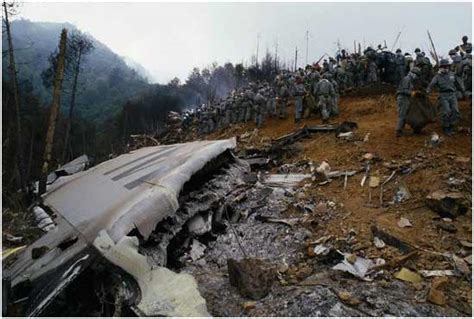 日本客机失控撞山坠毁，导致520人遇难，日航123班机《空中浩劫》,军事,航空航天,好看视频