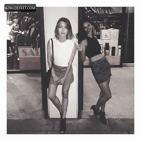 LAURA SEAY Feet - AZNudeFeet