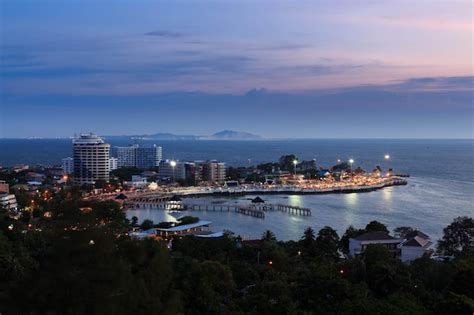 Bangsaen beach at twilight chonburi thailand | Free Photo