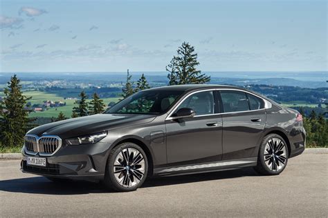 BMW 530e PHEV BMW 550e xDrive PHEV - Vezess