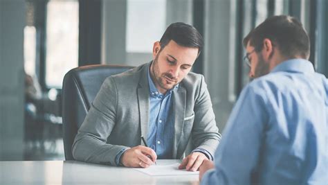 10 Tips For Recruiting Insurance Agents (From Industry Experts)