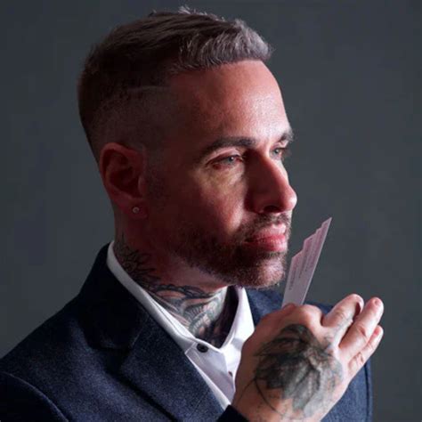 Парфюмер Aaron Terence Hughes