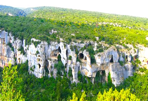 कार्स्ट भूमिस्वरूप (Karst Topography) – मराठी विश्वकोश