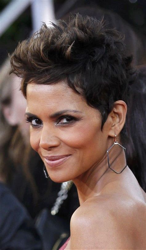 How to Make an Interesting Art Piece Using Tree Branches | eHow | Halle ...