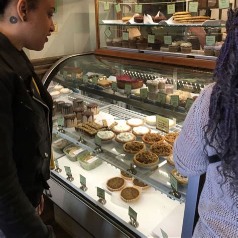 CLOSED: Back To Eden Bakery - Portland Oregon Restaurant - HappyCow