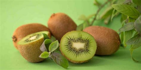 Internet Asks: "Are Kiwi Acidic?"