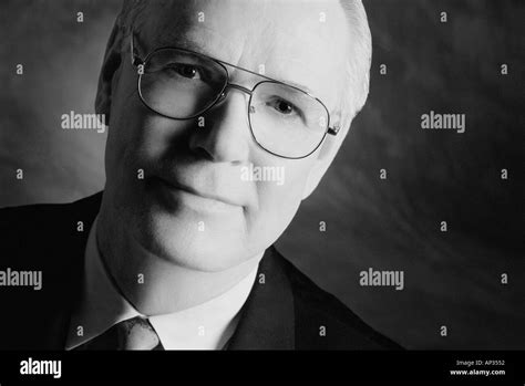 Leadership Black and White Image 的图像结果