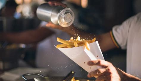 World Lung Cancer Day : 10 Foods That May Harm Lungs and Increase the ...