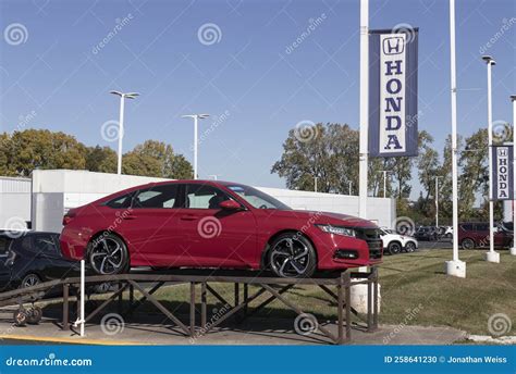 Used Honda Accord Display. with Supply Issues, Honda is Buying and Selling Pre-owned Cars To ...