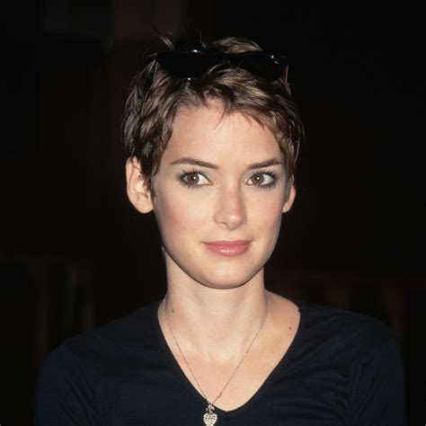 The 13 most iconic short haircuts celebrities had in the 90s – Artofit