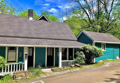 The Mary Margaret in Eureka Springs, Arkansas - ...and Blue Sky