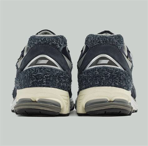 【N.HOOLYWOOD × New Balance × INVINCIBLE】- 2002R GORE-TEX Blue Moon ...