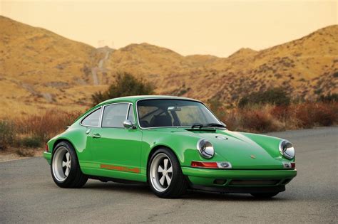 Singer Design Old Classic Porsche 911 With Modern Technology | Car Tuning